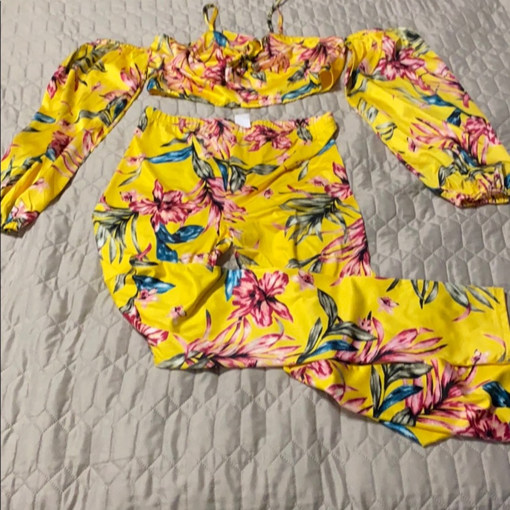 Yellow Floral 2pc Tights Set